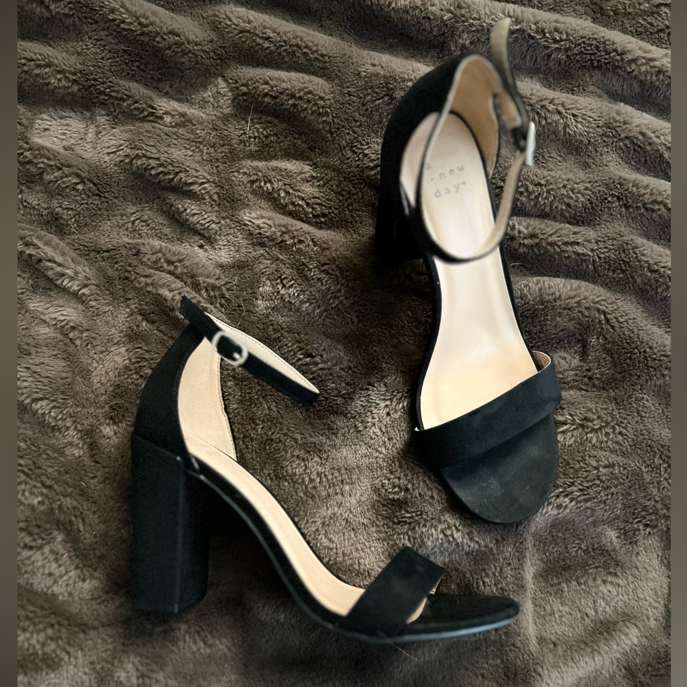 Black Suede Heels Size 8